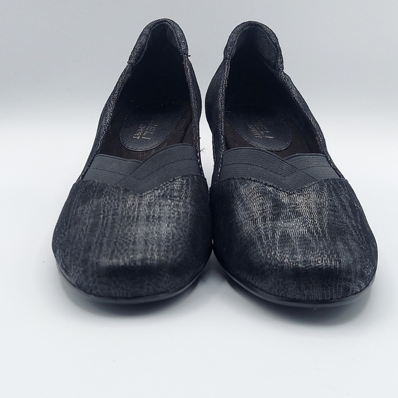 VANELi Women's Candee Flat Comfort Black Slip On Women's Size 8.5W - Picture 4 of 9